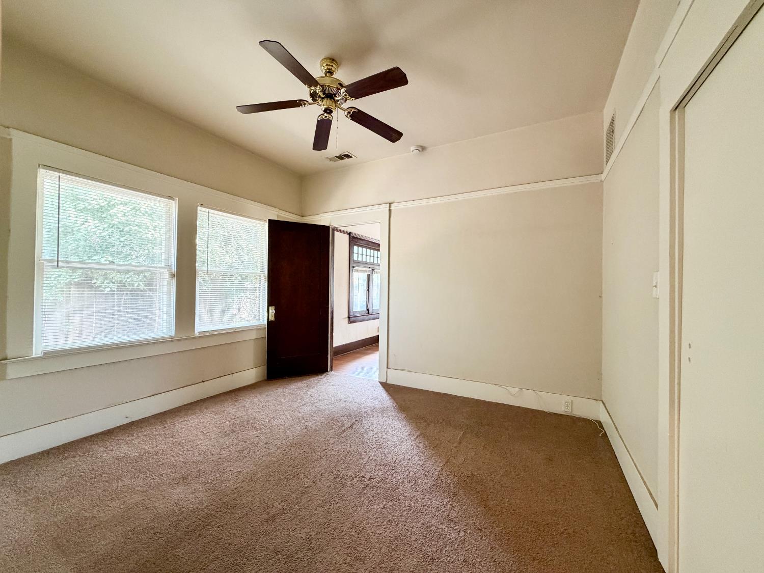 911 N Echo Ave, Fresno, CA 93728