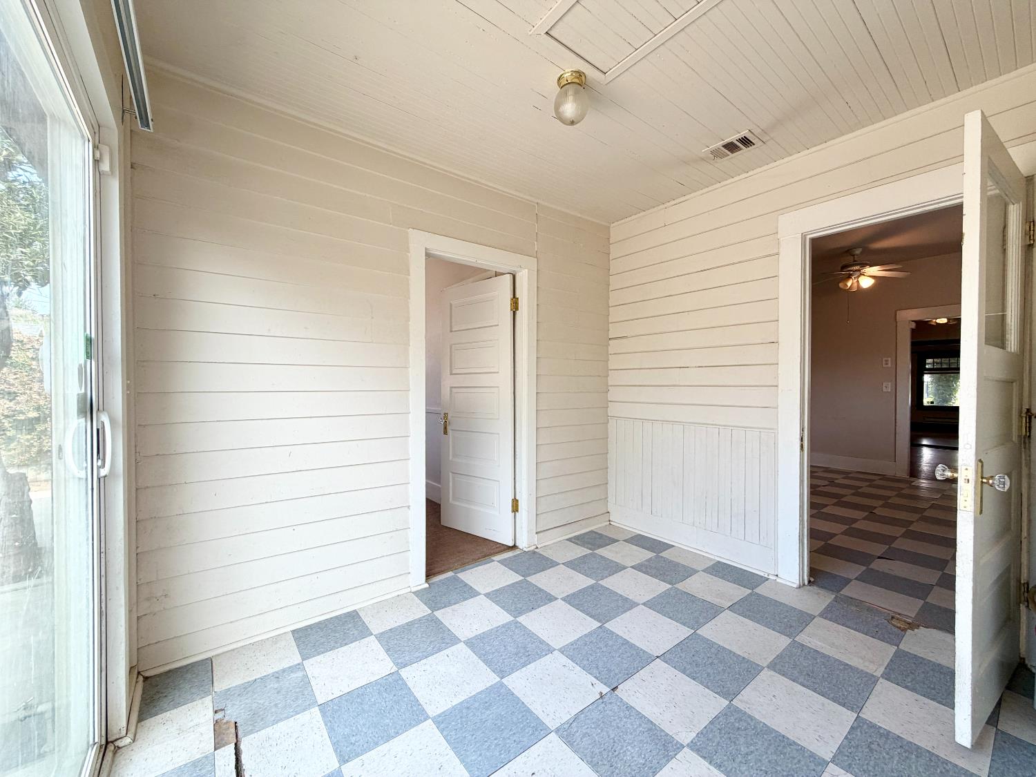 911 N Echo Ave, Fresno, CA 93728