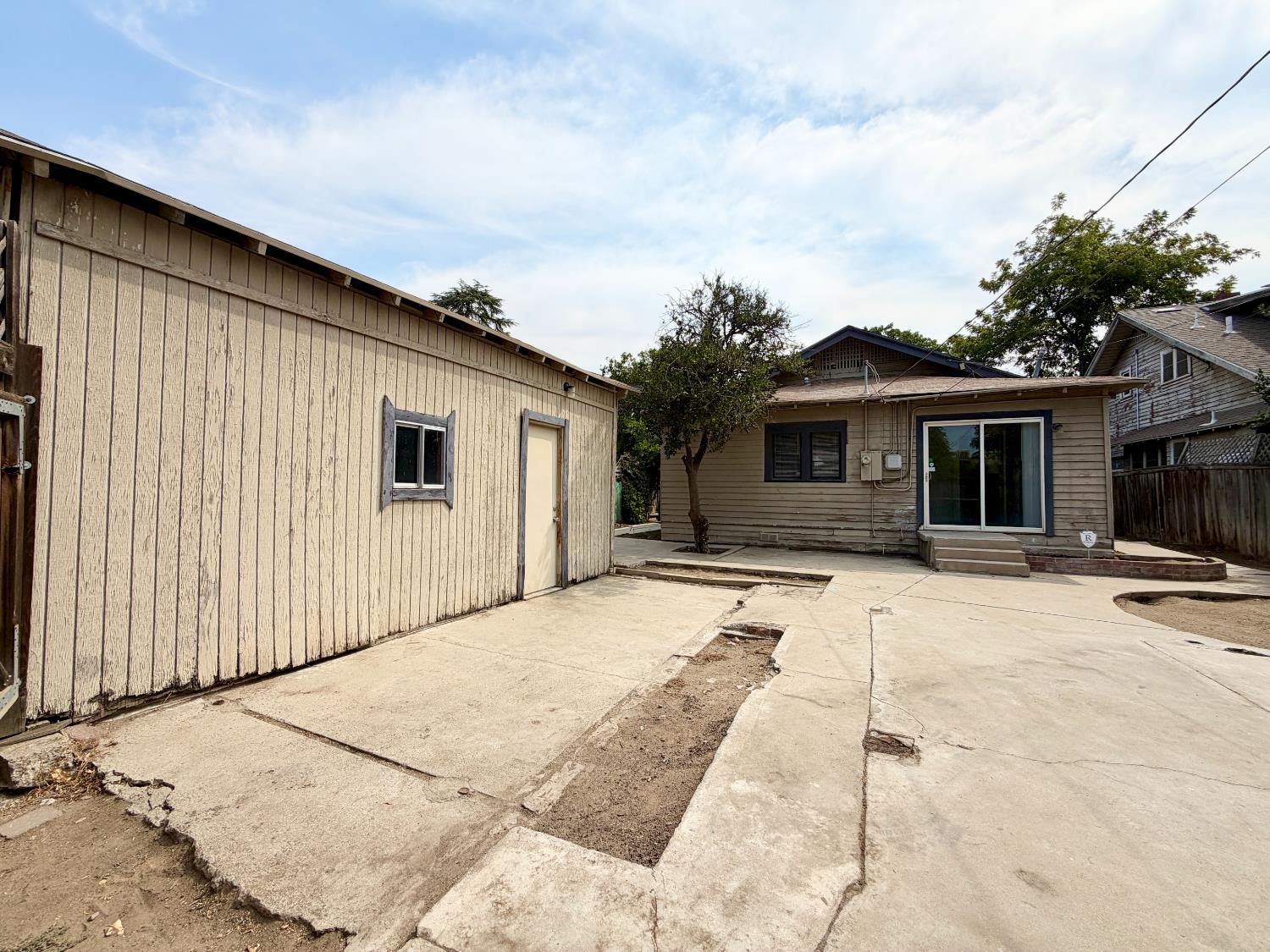 911 N Echo Ave, Fresno, CA 93728