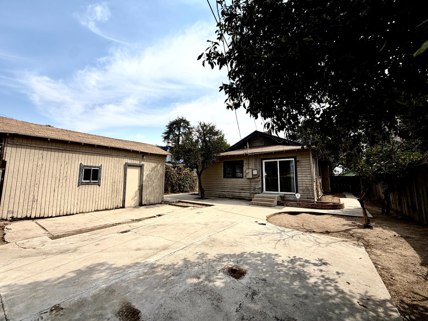 911 N Echo Ave, Fresno, CA 93728