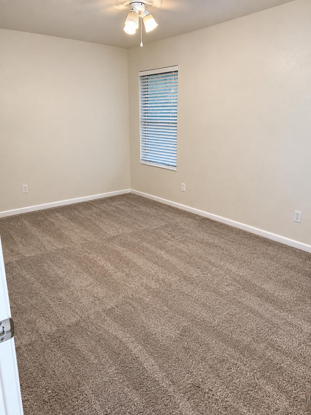 3068 S Foster Ct NE #64, Tulare, CA 93274