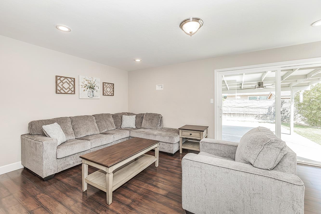 611 San Gabriel Ave, Clovis, CA 93612