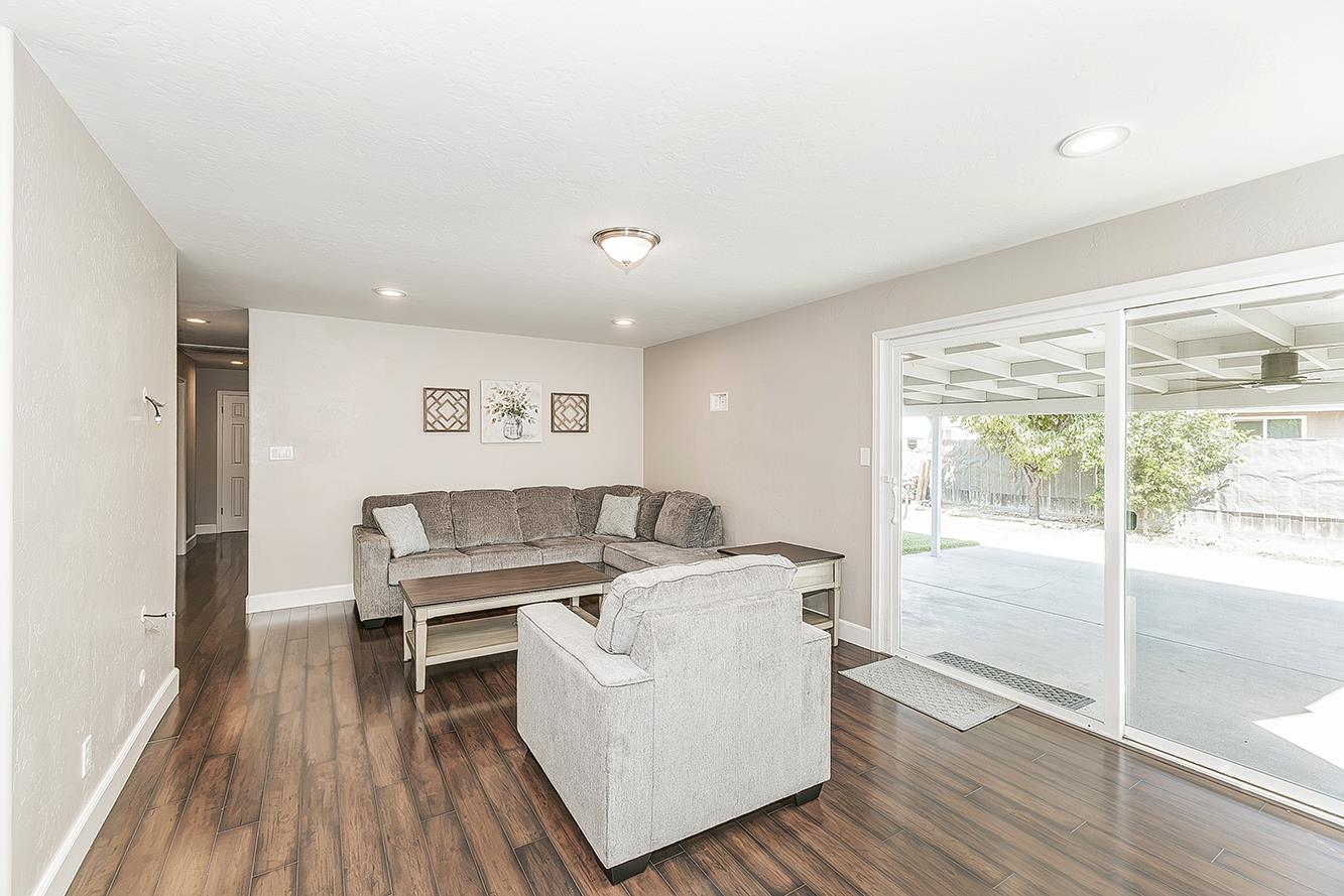 611 San Gabriel Ave, Clovis, CA 93612