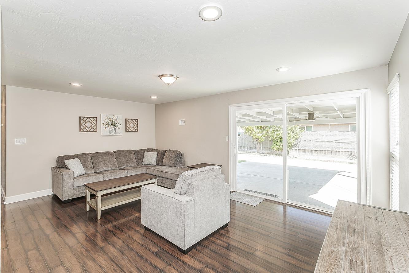 611 San Gabriel Ave, Clovis, CA 93612
