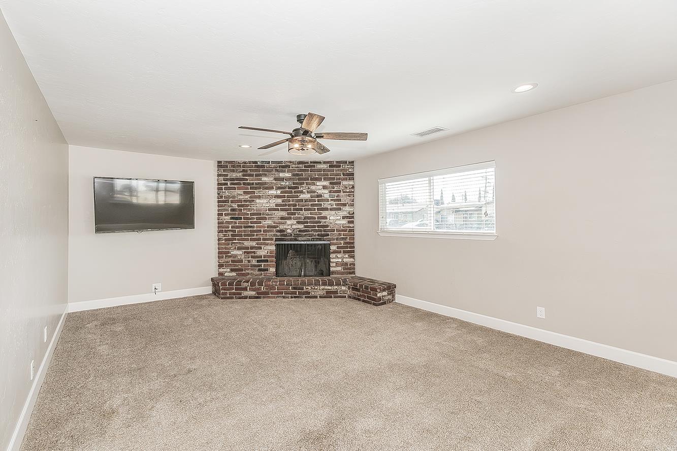 611 San Gabriel Ave, Clovis, CA 93612