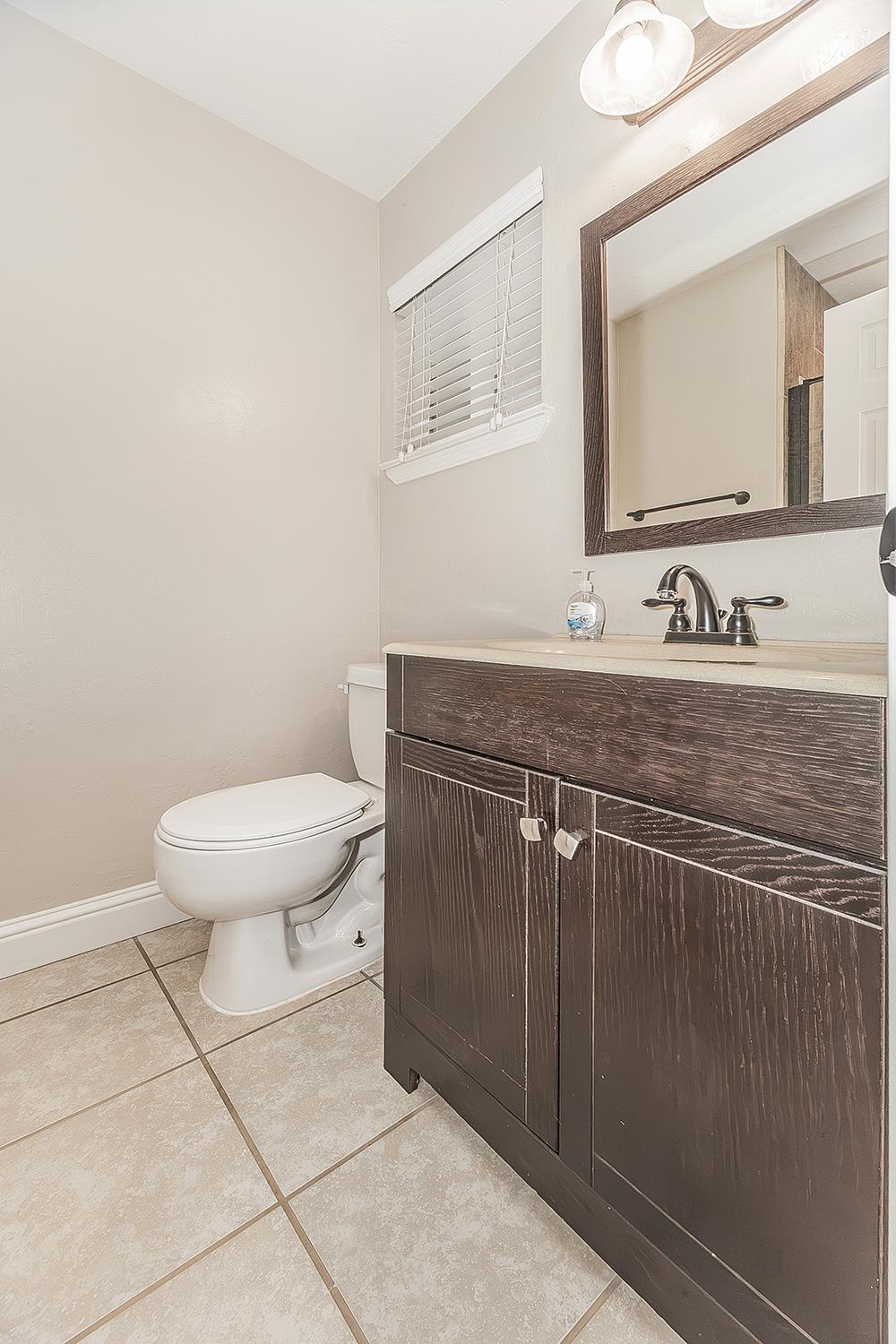 611 San Gabriel Ave, Clovis, CA 93612