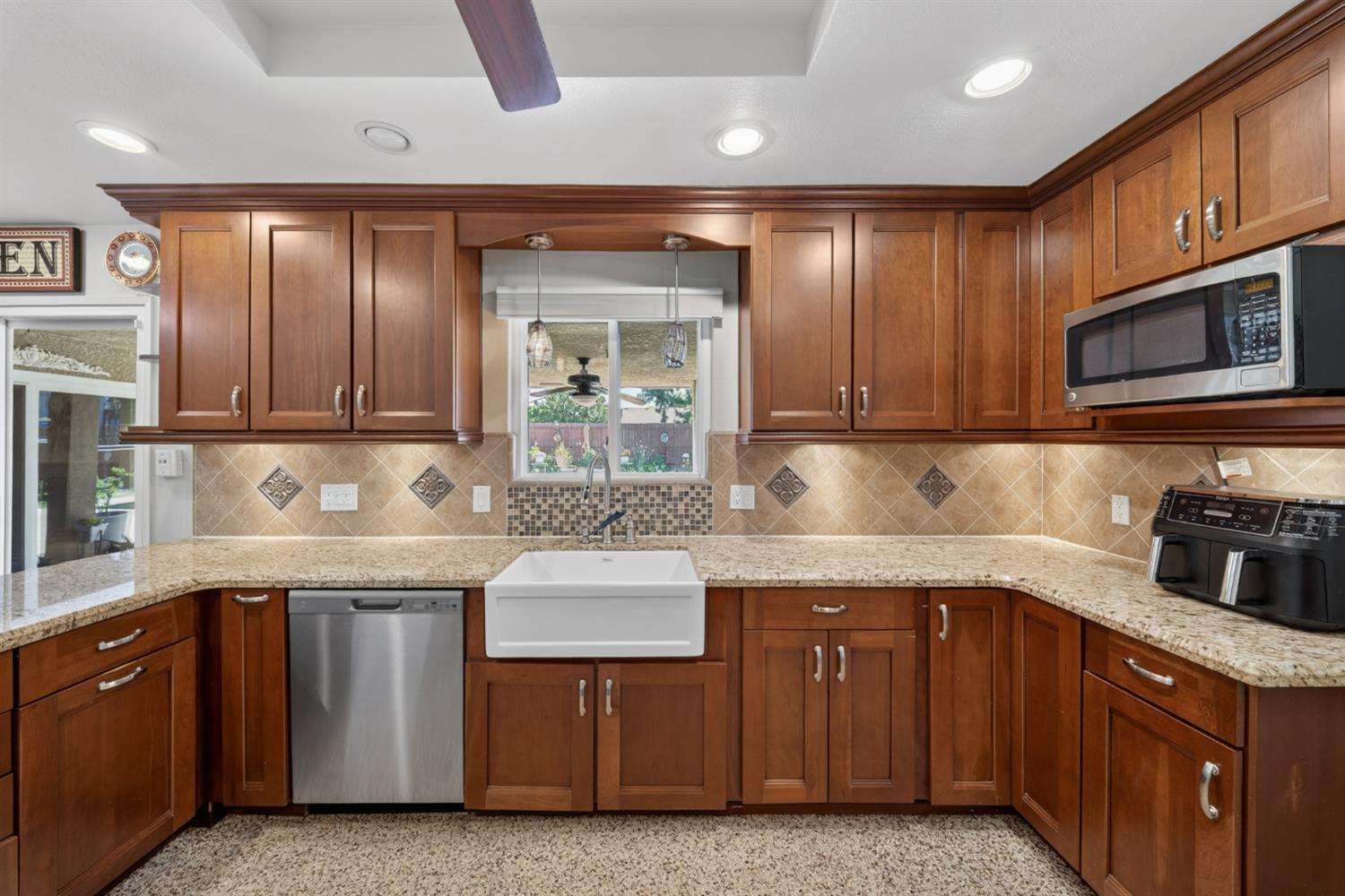 5644 N Hazel Ave, Fresno, CA 93711