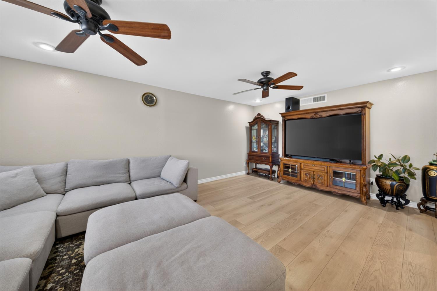 5644 N Hazel Ave, Fresno, CA 93711