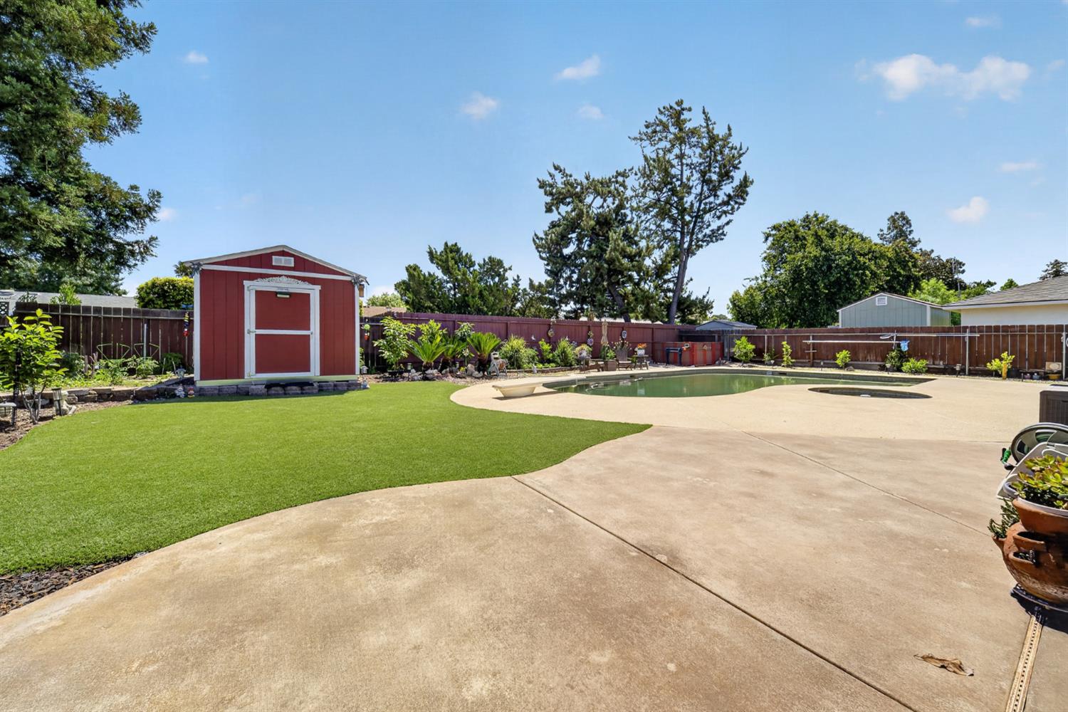 5644 N Hazel Ave, Fresno, CA 93711