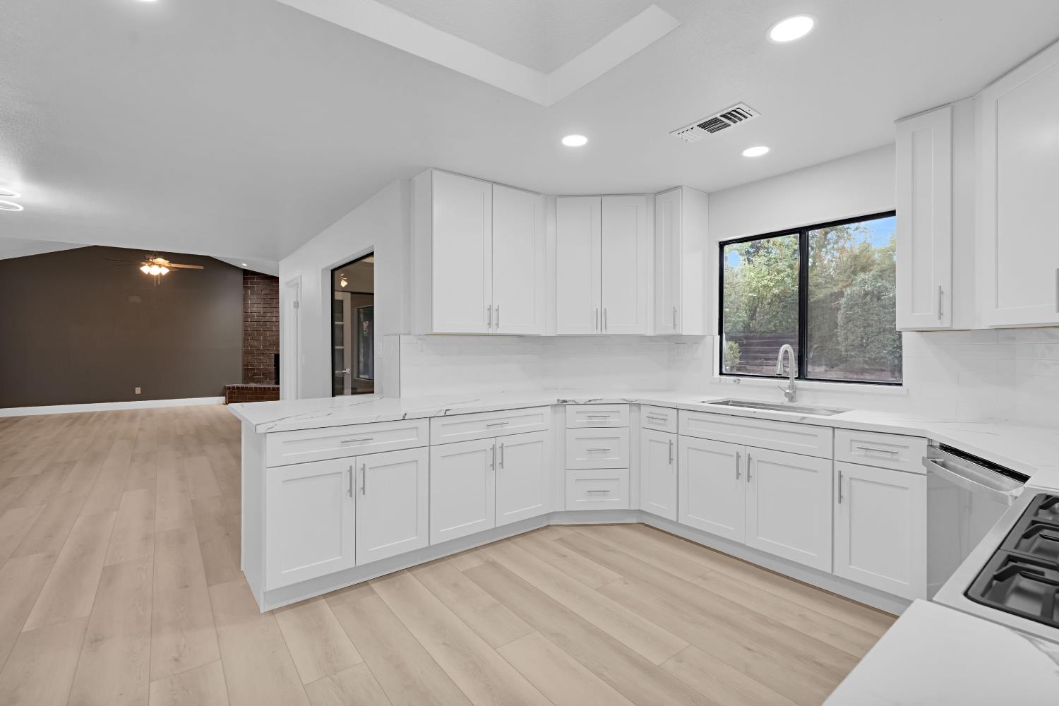 1770 W San Jose Ave, Fresno, CA 93711