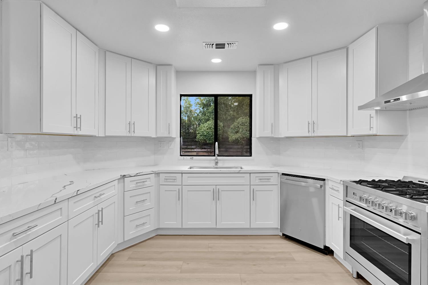 1770 W San Jose Ave, Fresno, CA 93711