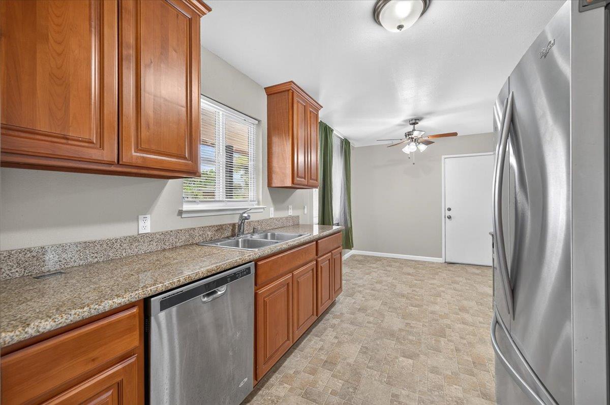 1914 S Backer Ave, Fresno, CA 93702