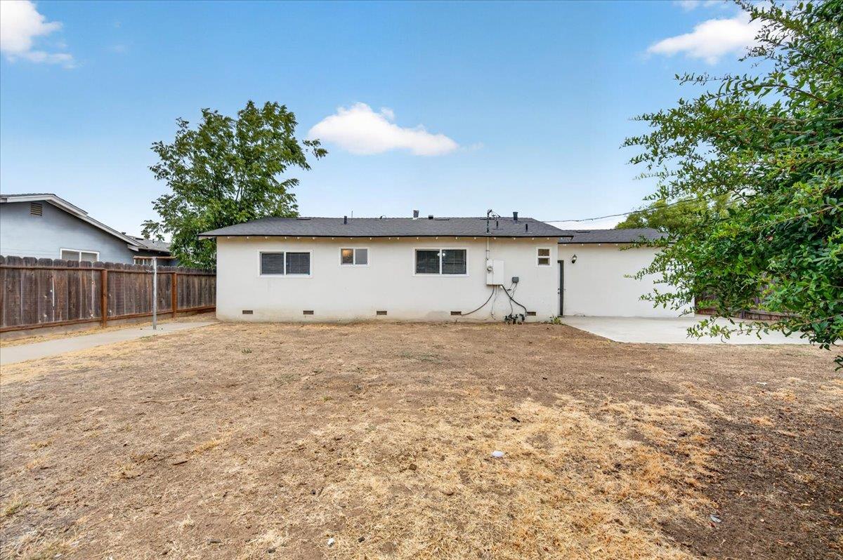 1914 S Backer Ave, Fresno, CA 93702