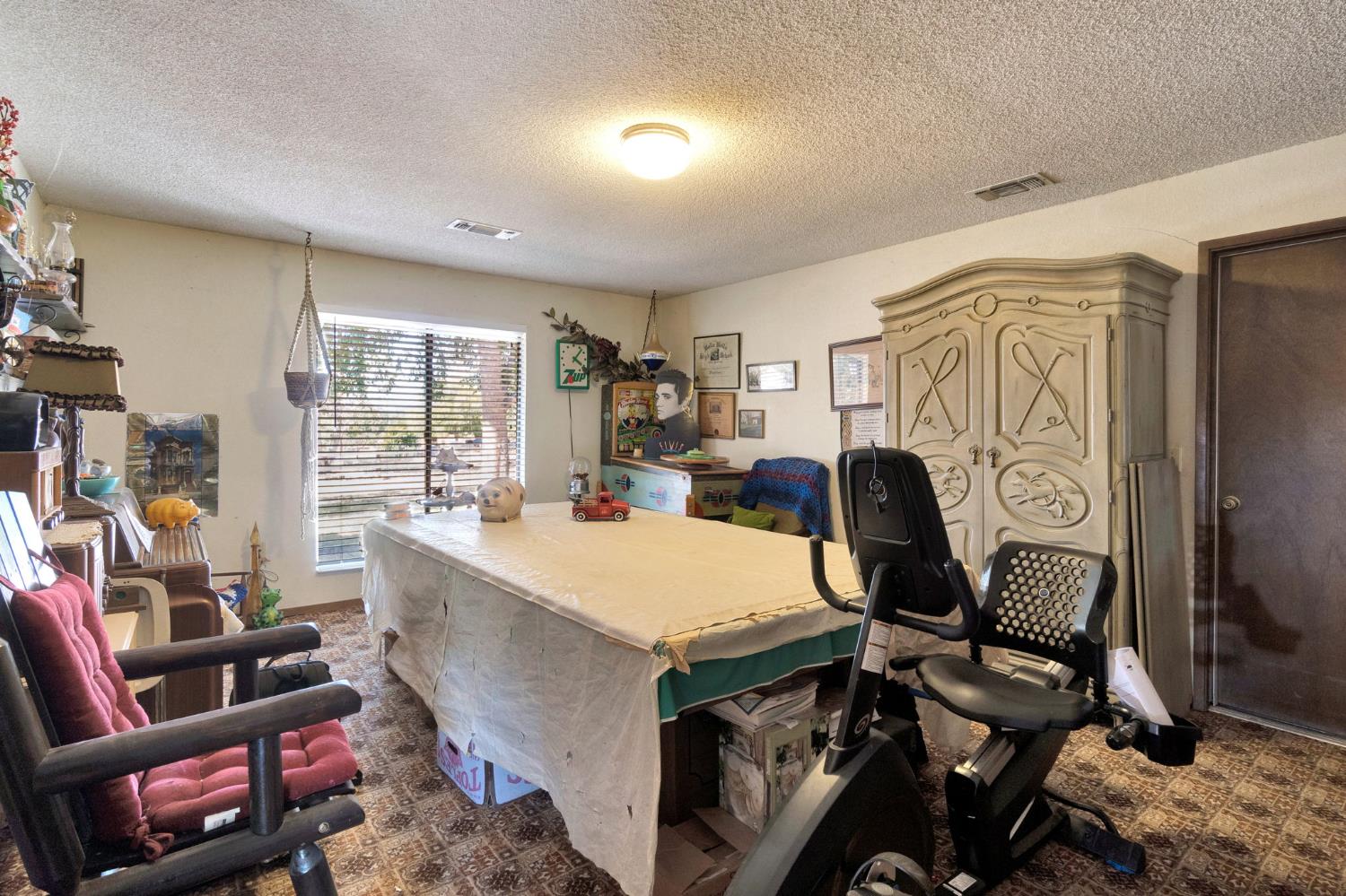 11801 N Mckelvy Ave, Clovis, CA 93619