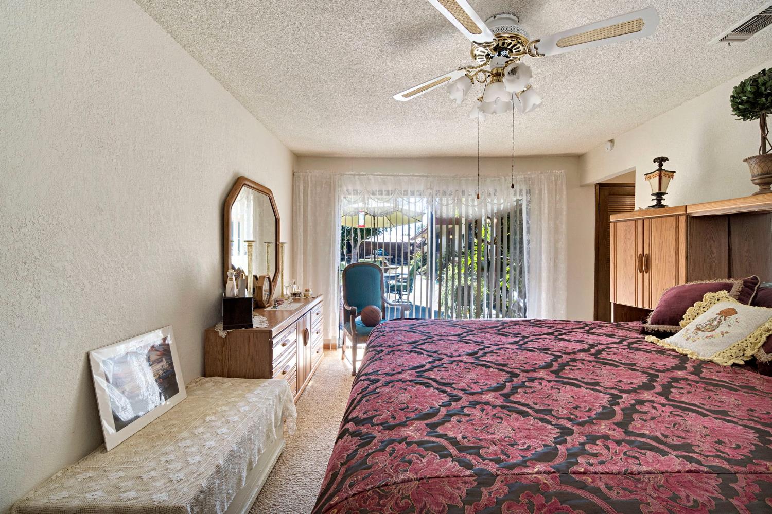 11801 N Mckelvy Ave, Clovis, CA 93619