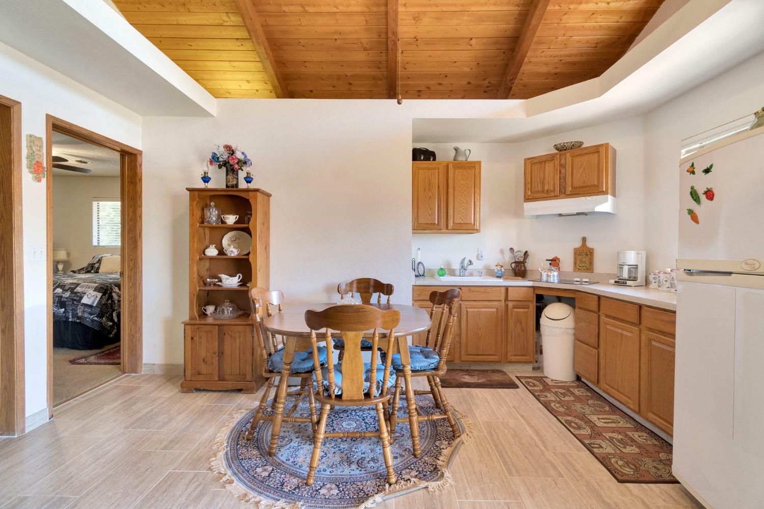 11801 N Mckelvy Ave, Clovis, CA 93619