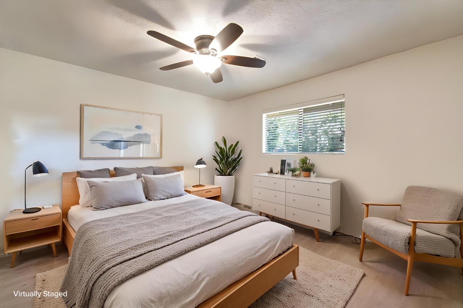 11801 N Mckelvy Ave, Clovis, CA 93619