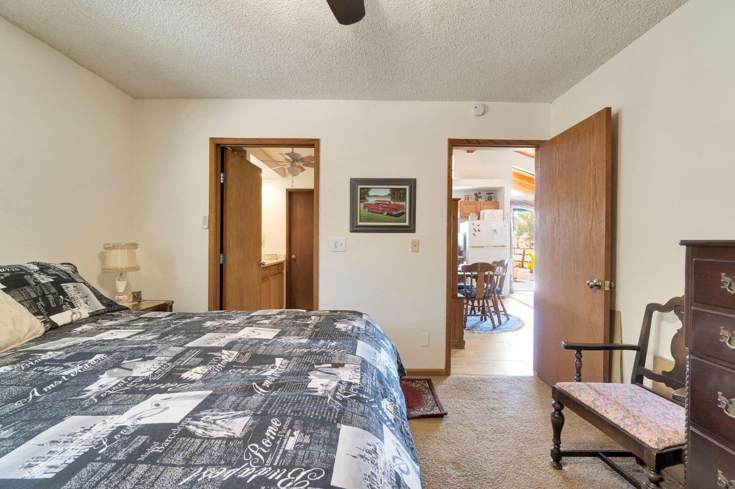 11801 N Mckelvy Ave, Clovis, CA 93619