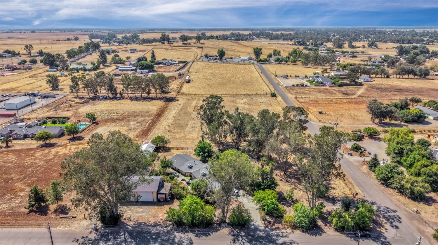11801 N Mckelvy Ave, Clovis, CA 93619