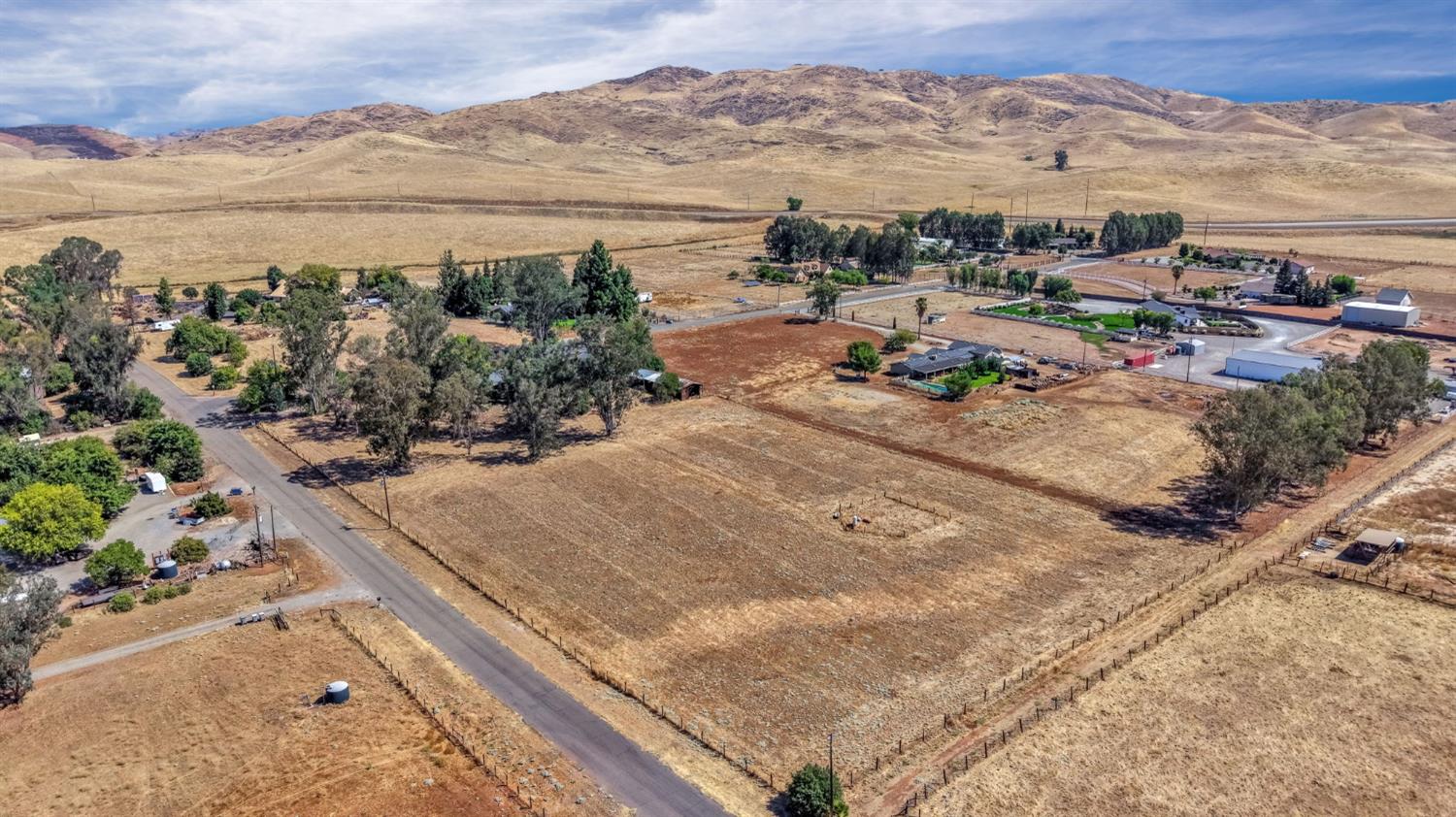 11801 N Mckelvy Ave, Clovis, CA 93619