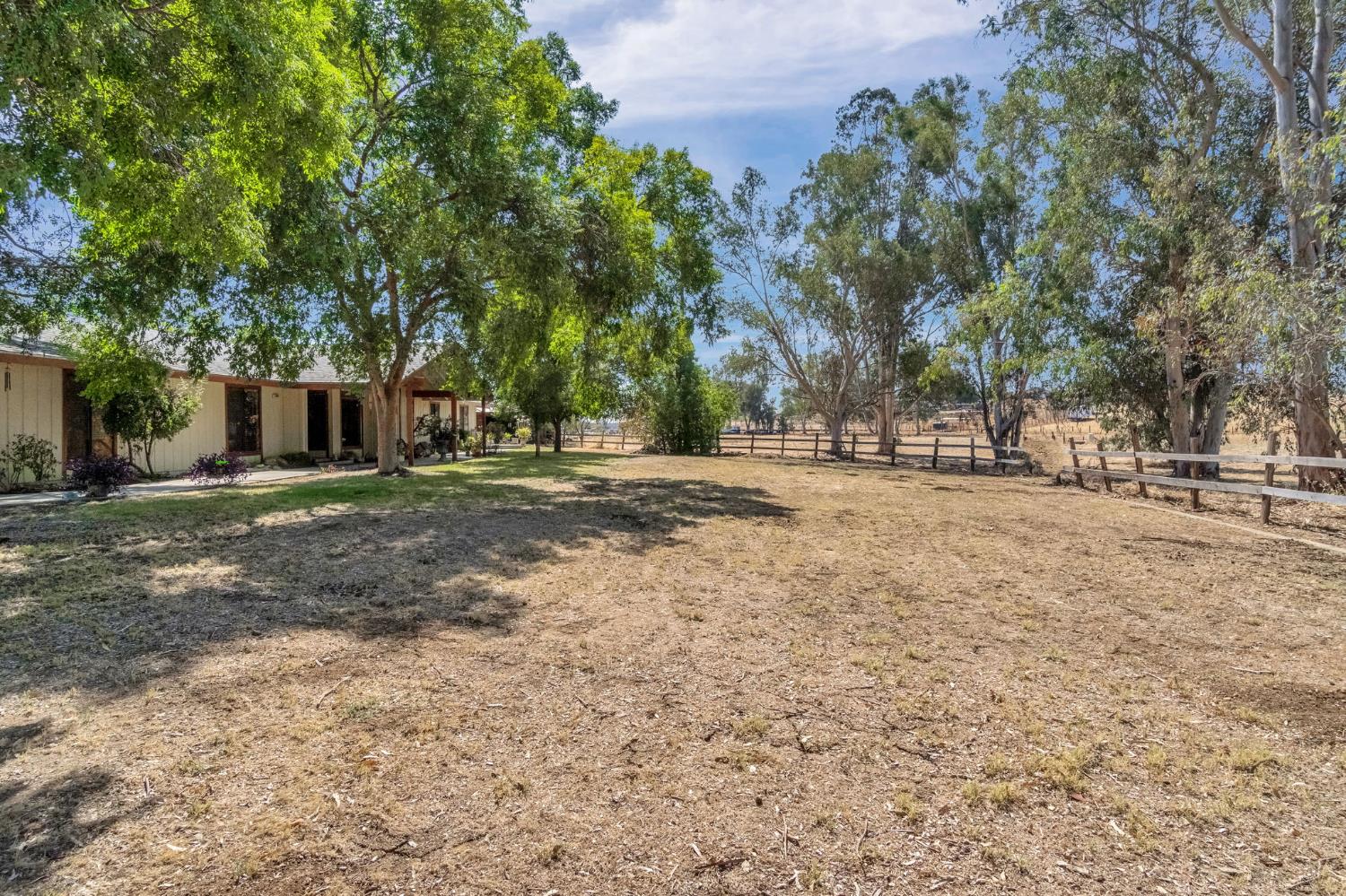11801 N Mckelvy Ave, Clovis, CA 93619