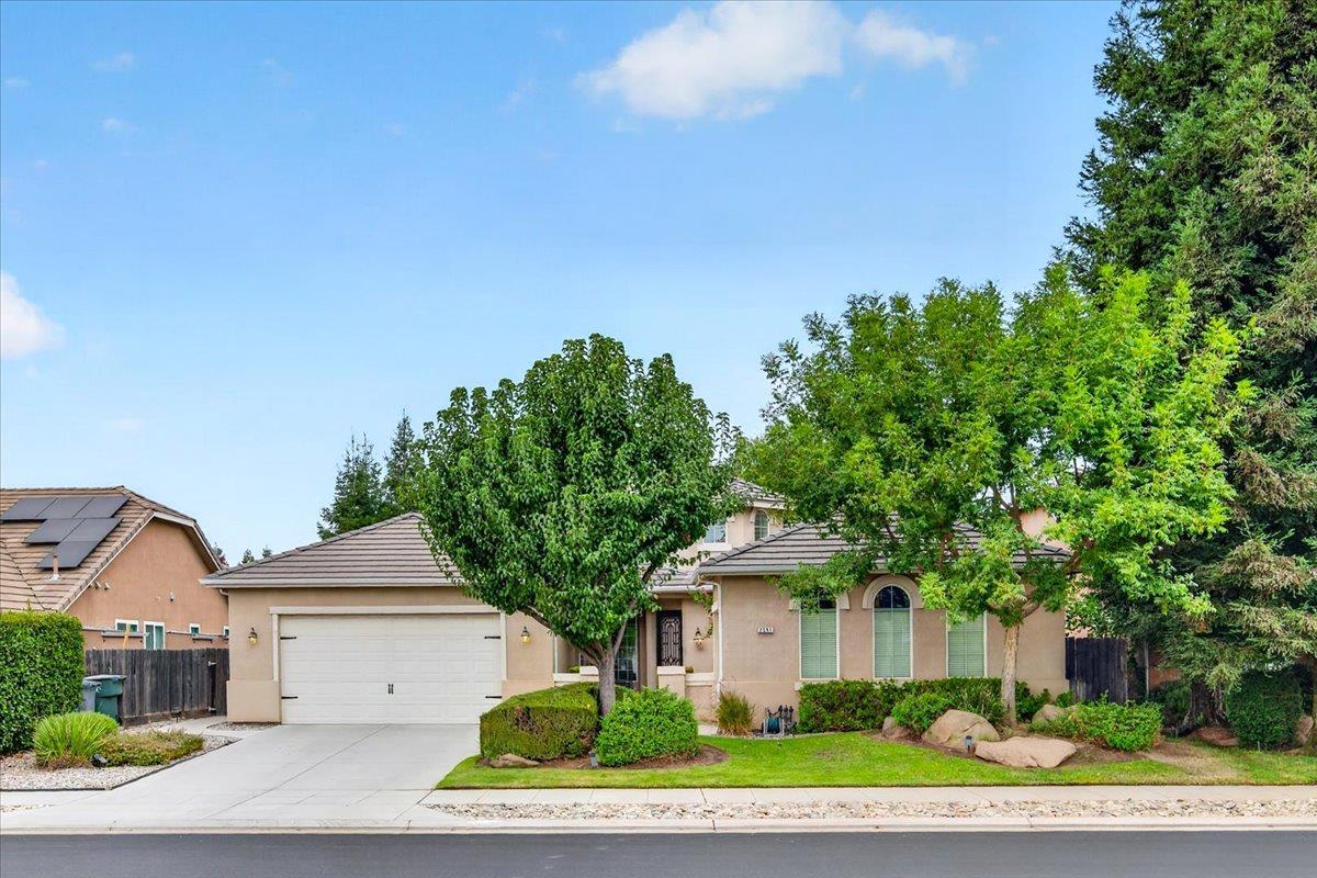 2551 Magill Ave, Clovis, CA 93611