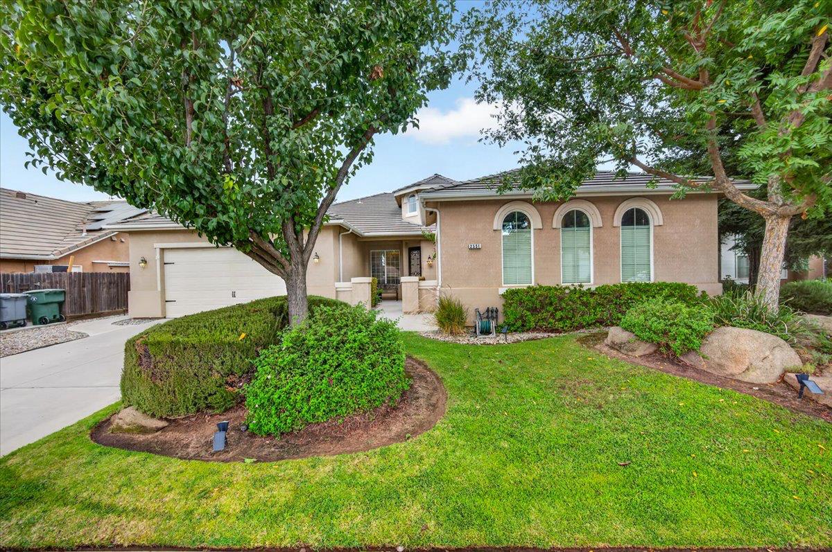 2551 Magill Ave, Clovis, CA 93611
