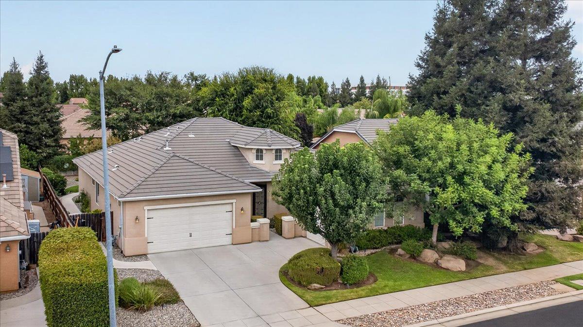 2551 Magill Ave, Clovis, CA 93611