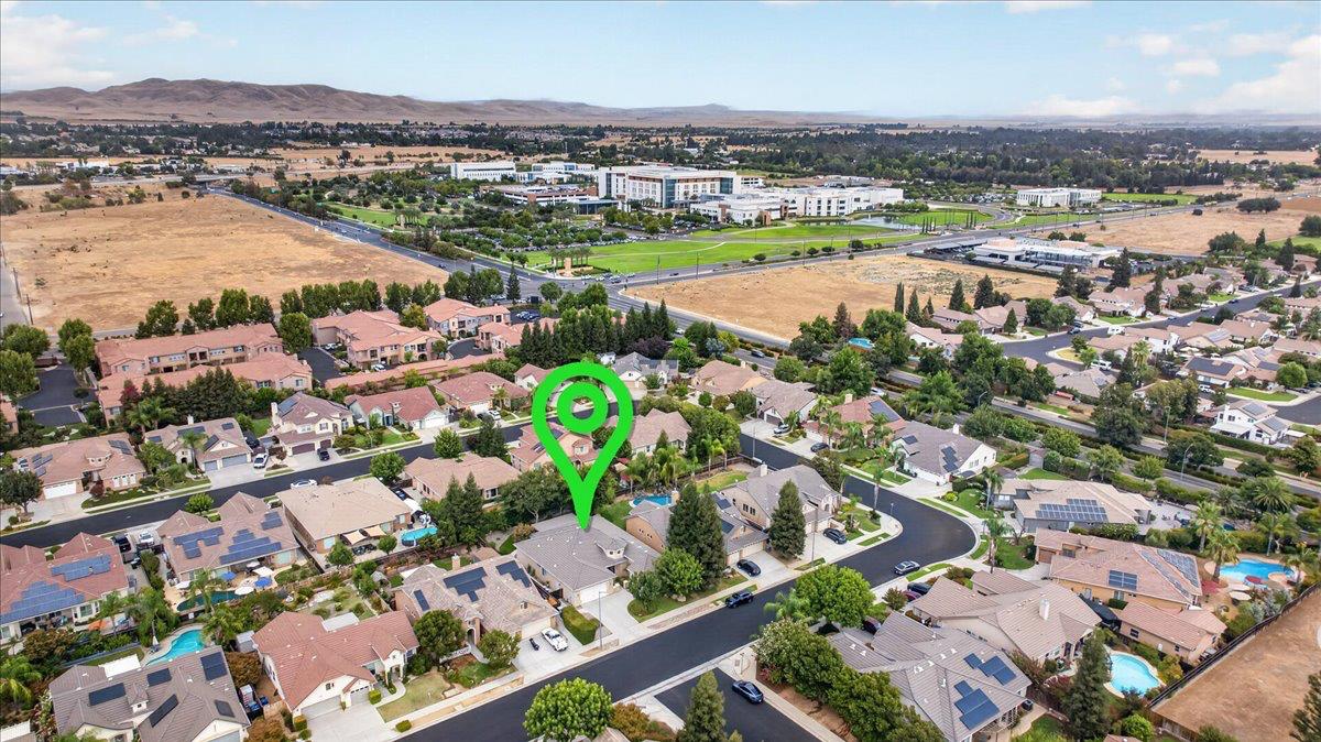 2551 Magill Ave, Clovis, CA 93611