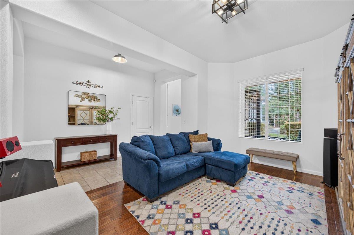 2551 Magill Ave, Clovis, CA 93611