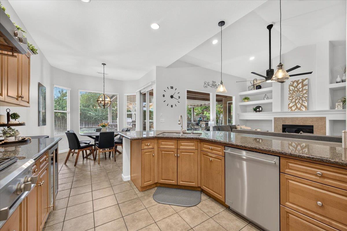2551 Magill Ave, Clovis, CA 93611