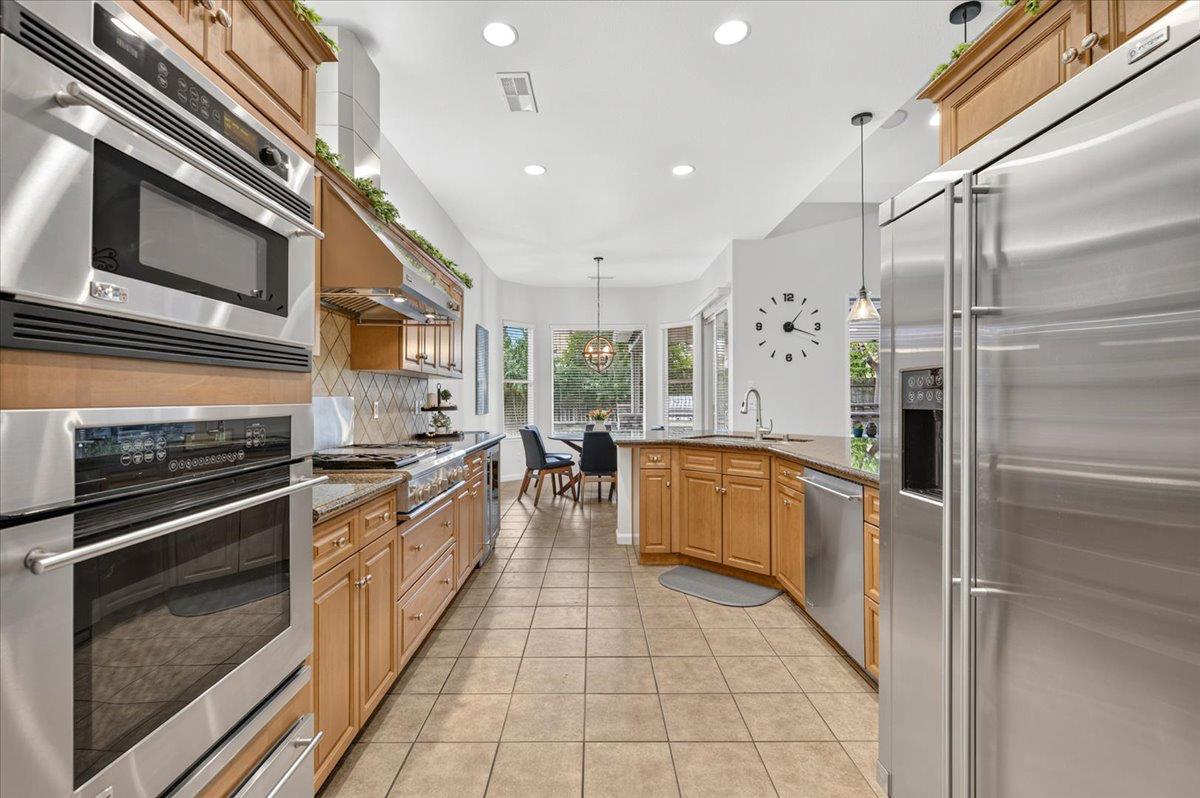 2551 Magill Ave, Clovis, CA 93611