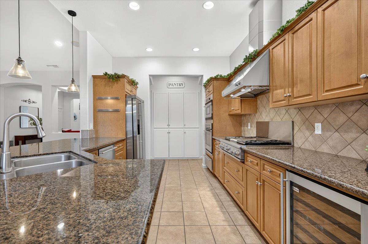 2551 Magill Ave, Clovis, CA 93611