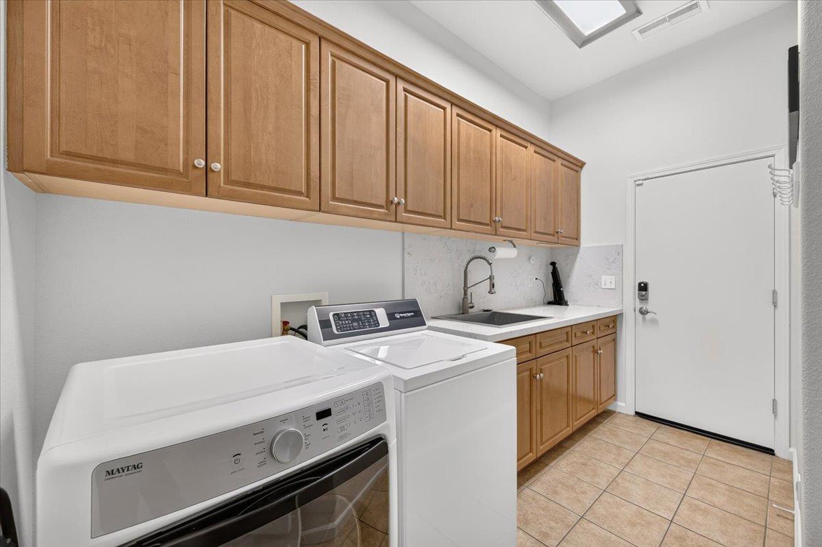 2551 Magill Ave, Clovis, CA 93611