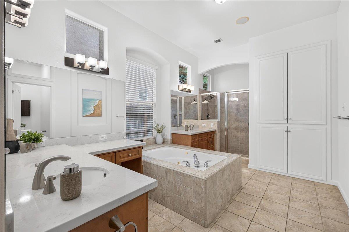 2551 Magill Ave, Clovis, CA 93611