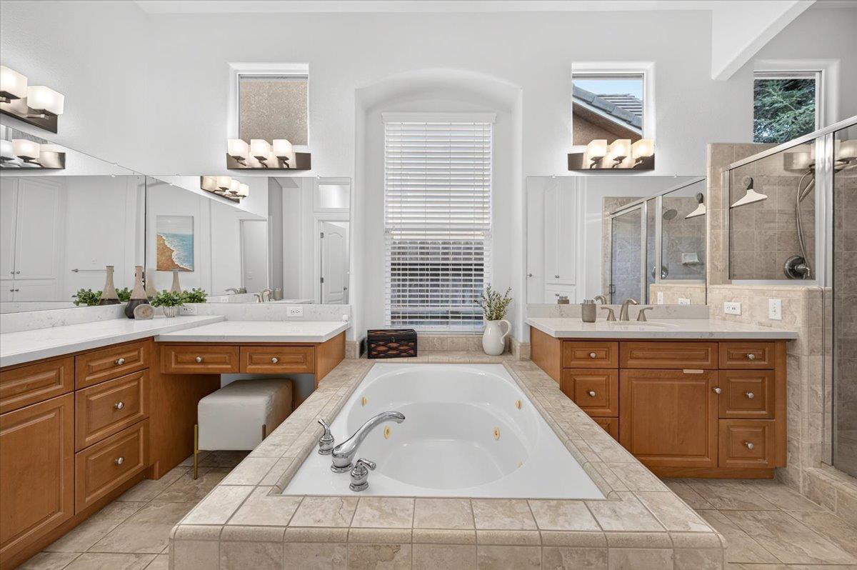 2551 Magill Ave, Clovis, CA 93611