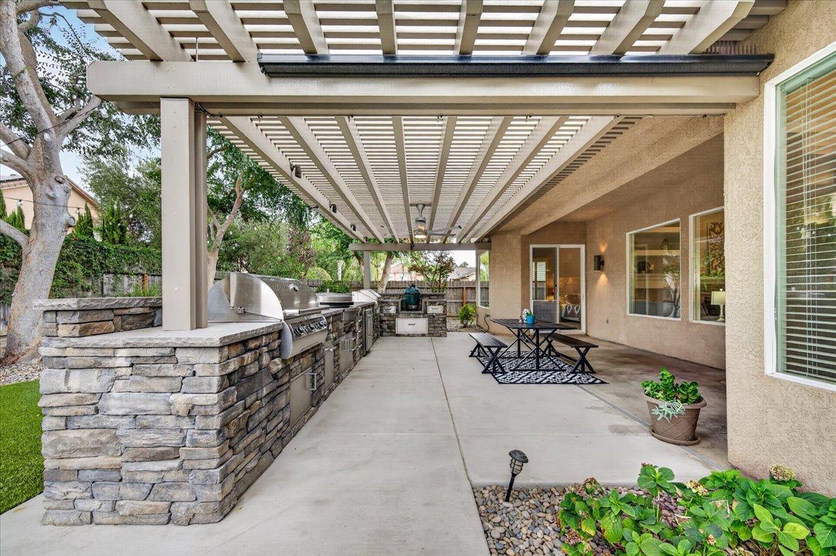 2551 Magill Ave, Clovis, CA 93611