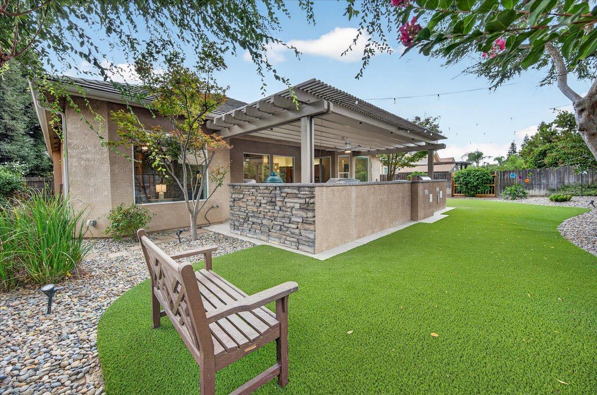 2551 Magill Ave, Clovis, CA 93611