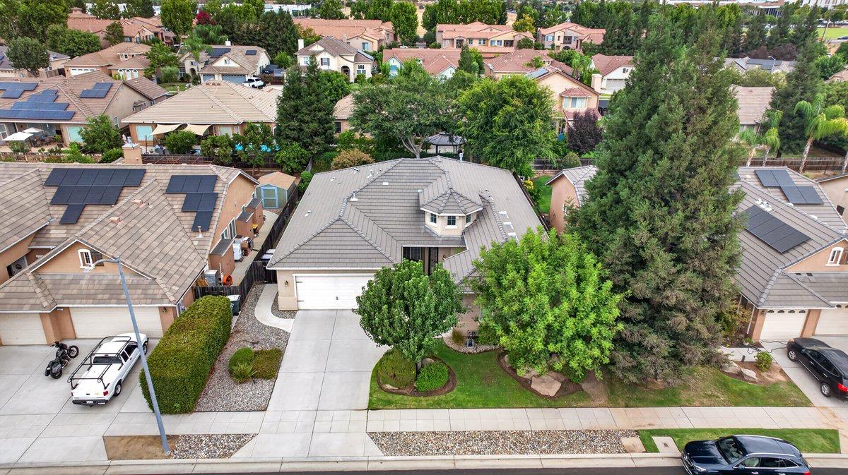 2551 Magill Ave, Clovis, CA 93611