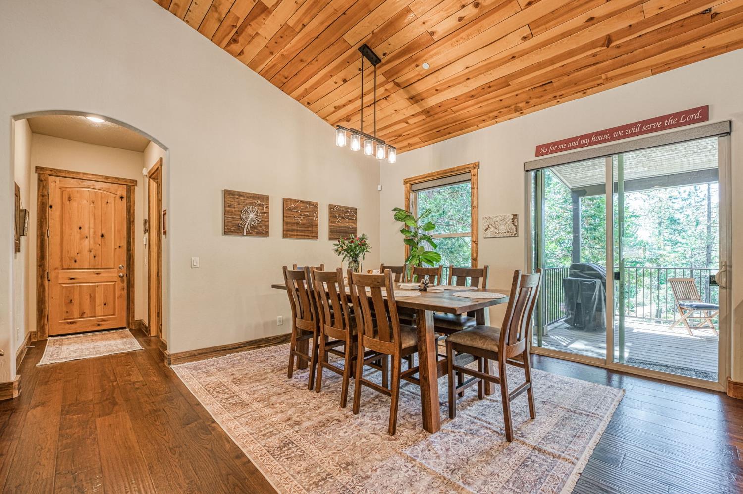 42596 Garnet Ln, Shaver Lake, CA 93664