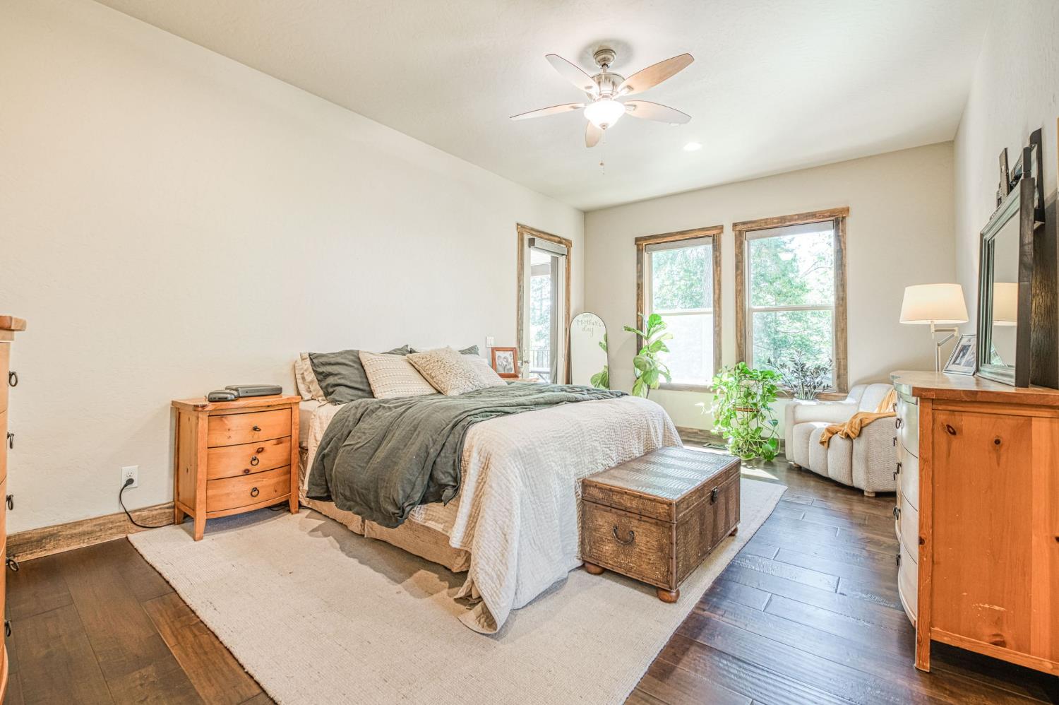 42596 Garnet Ln, Shaver Lake, CA 93664