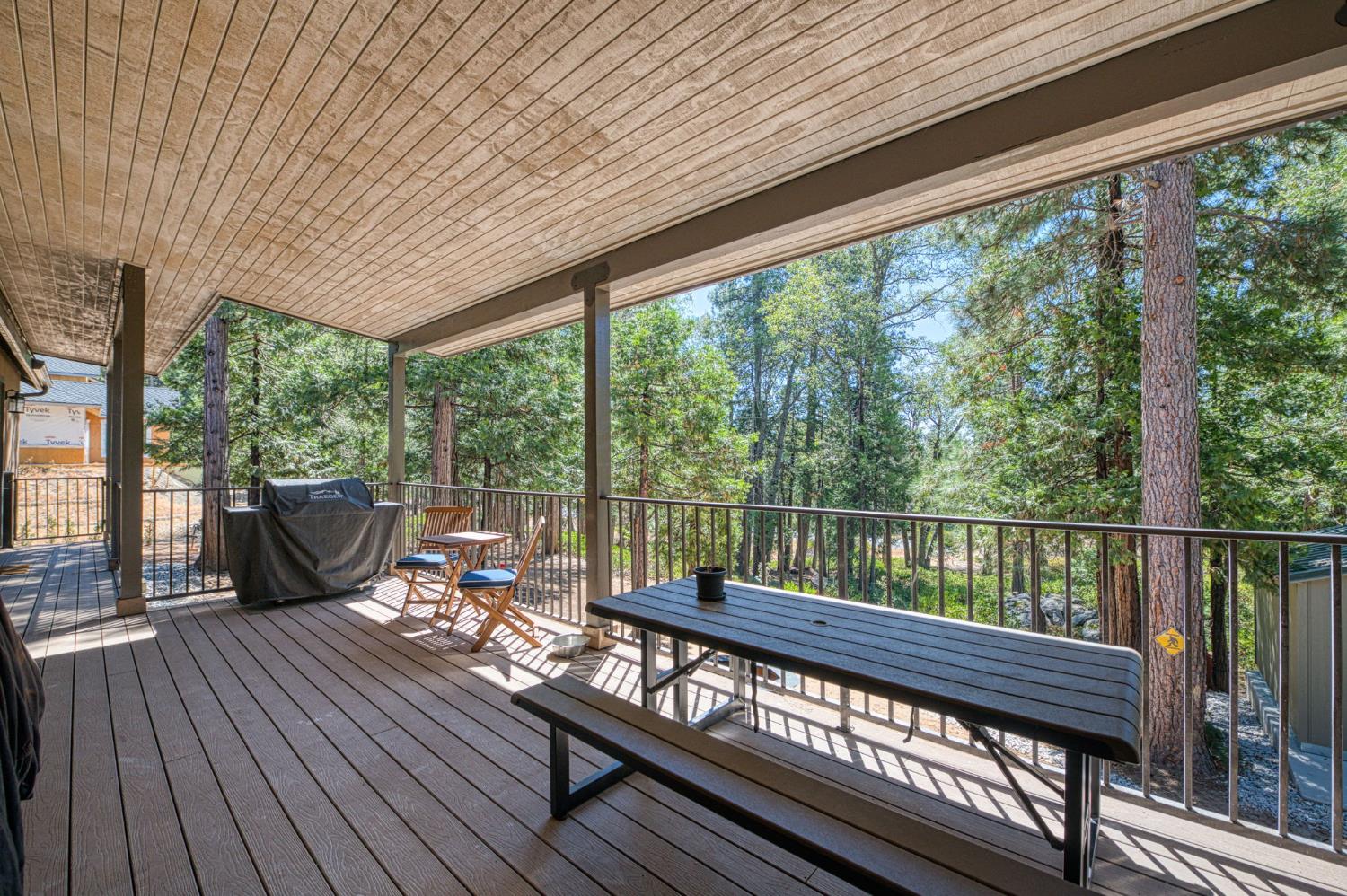 42596 Garnet Ln, Shaver Lake, CA 93664