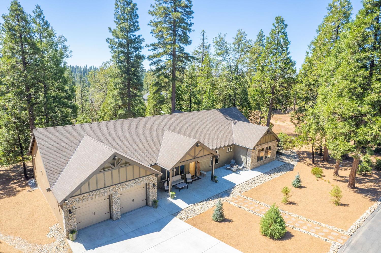 42596 Garnet Ln, Shaver Lake, CA 93664