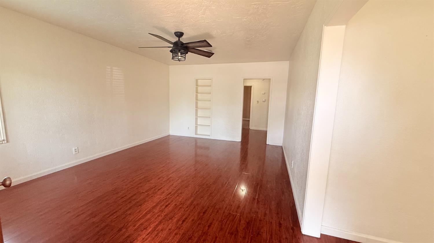 3517 E Lamona Ave, Fresno, CA 93703