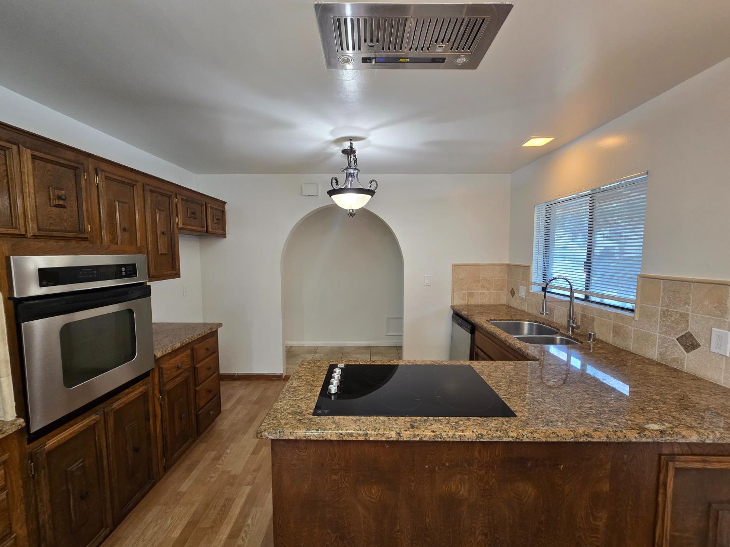 5064 N Wishon Ave #A, Fresno, CA 93704