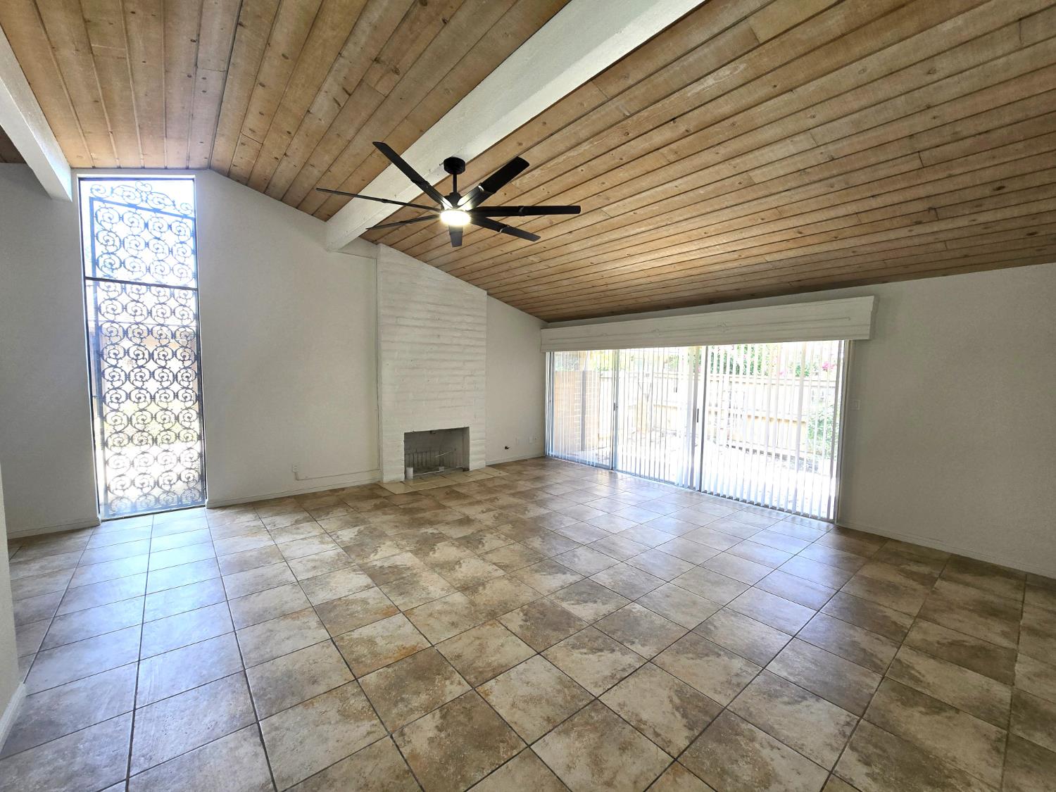 5064 N Wishon Ave #A, Fresno, CA 93704