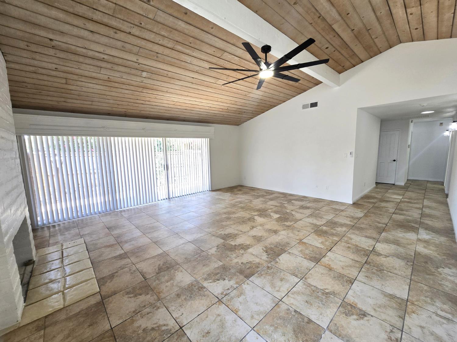 5064 N Wishon Ave #A, Fresno, CA 93704