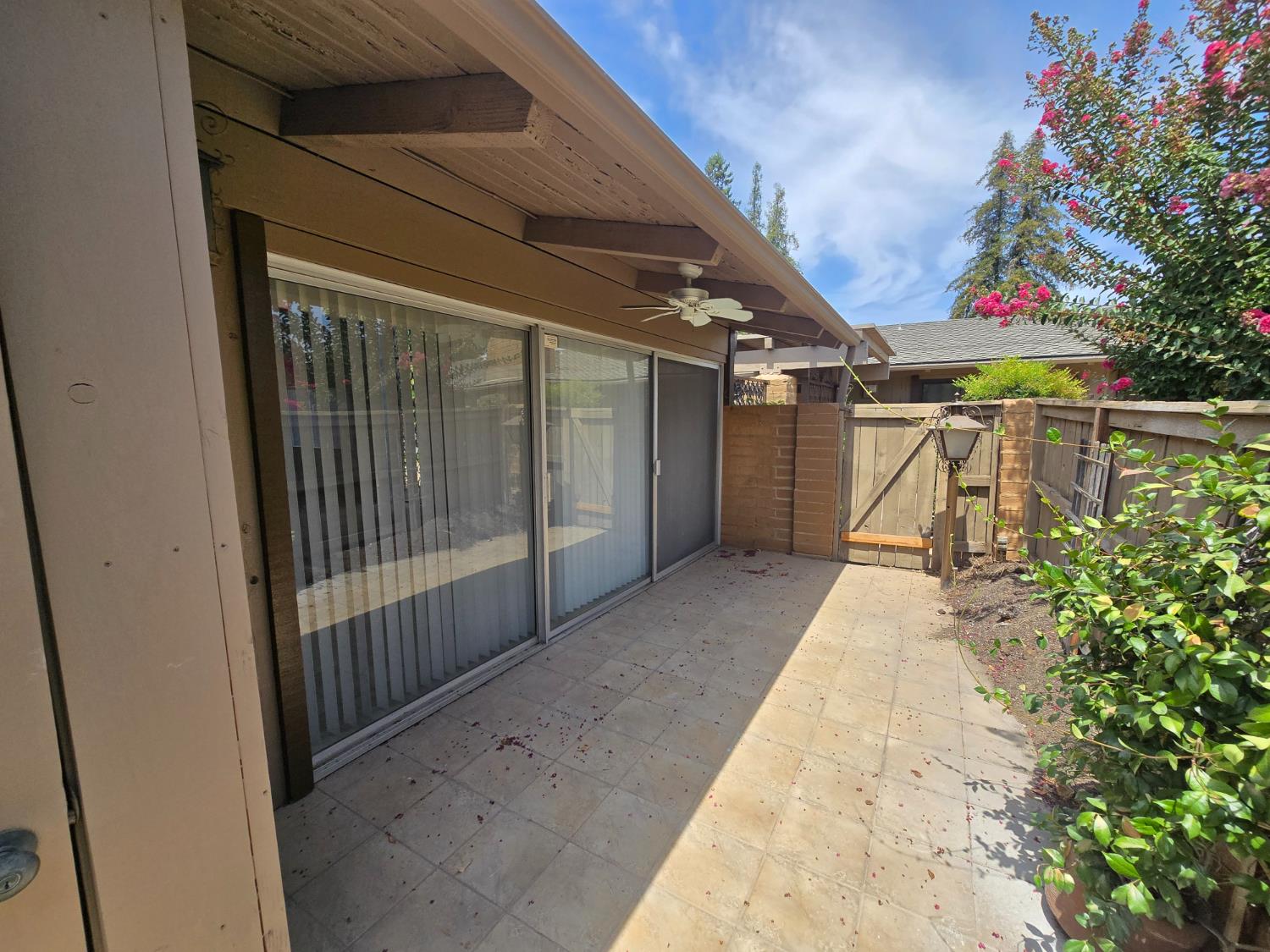 5064 N Wishon Ave #A, Fresno, CA 93704