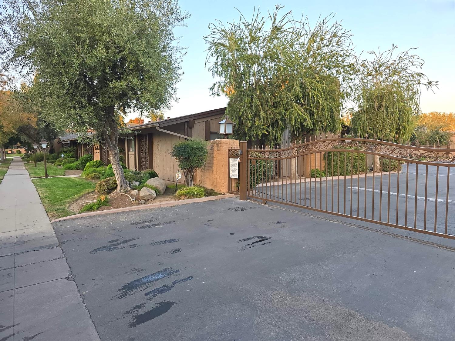 5064 N Wishon Ave #A, Fresno, CA 93704