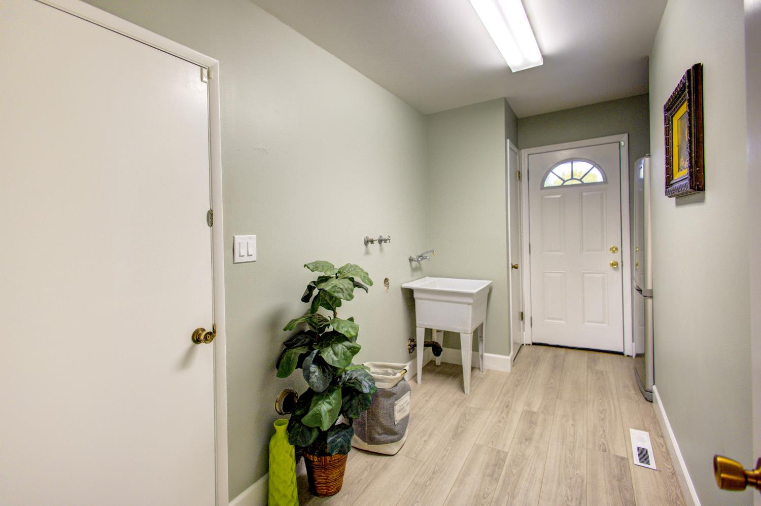 6461 N Anna St, Fresno, CA 93710